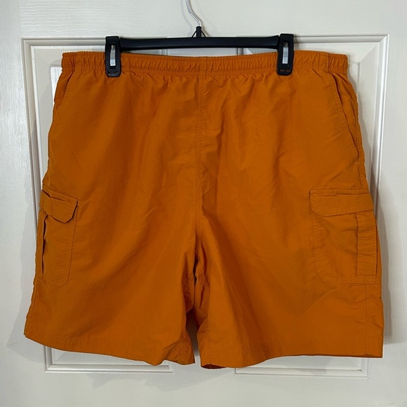 LL Bean Men’s XL Mesh Lined Cargo Swim Shorts - Picture 2 of 8